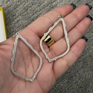 KENDRA SCOTT - SILVER SOPHIE EARRINGS